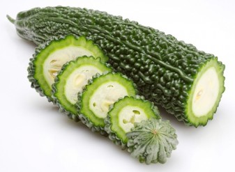 Cách trị mụn đầu đen đơn giản bằng mướp đắng